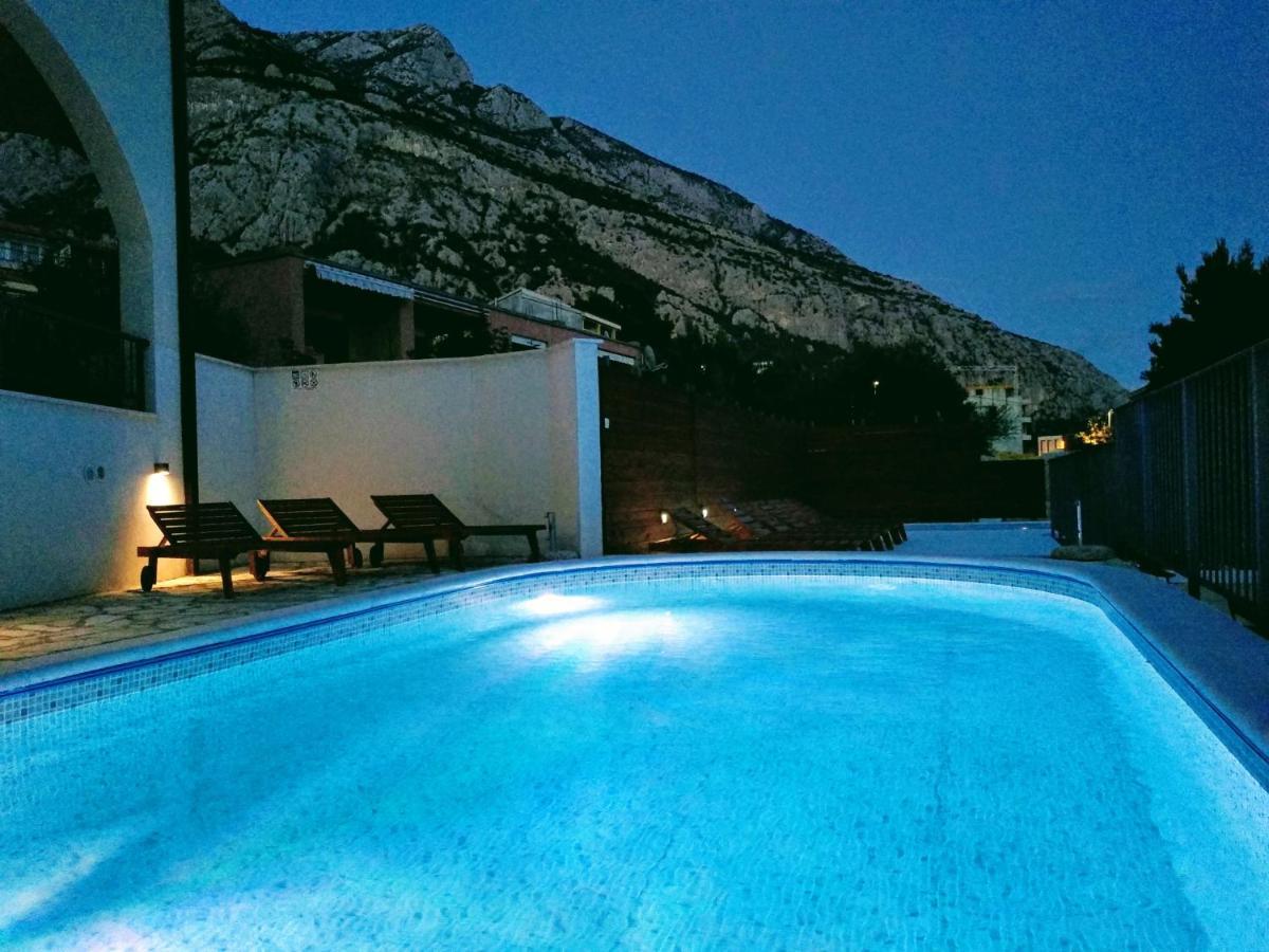 Apartments Fiona - Away From City Crowds Makarska Ngoại thất bức ảnh